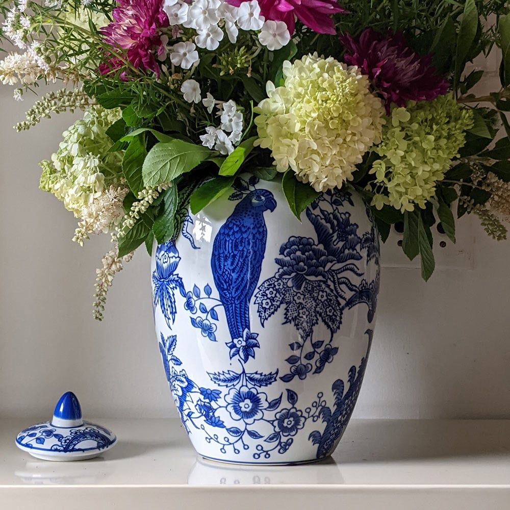 GUERLAIN ネイビー　Flower Vase Chinoiserie Parrot Vase – White Flower Farm
