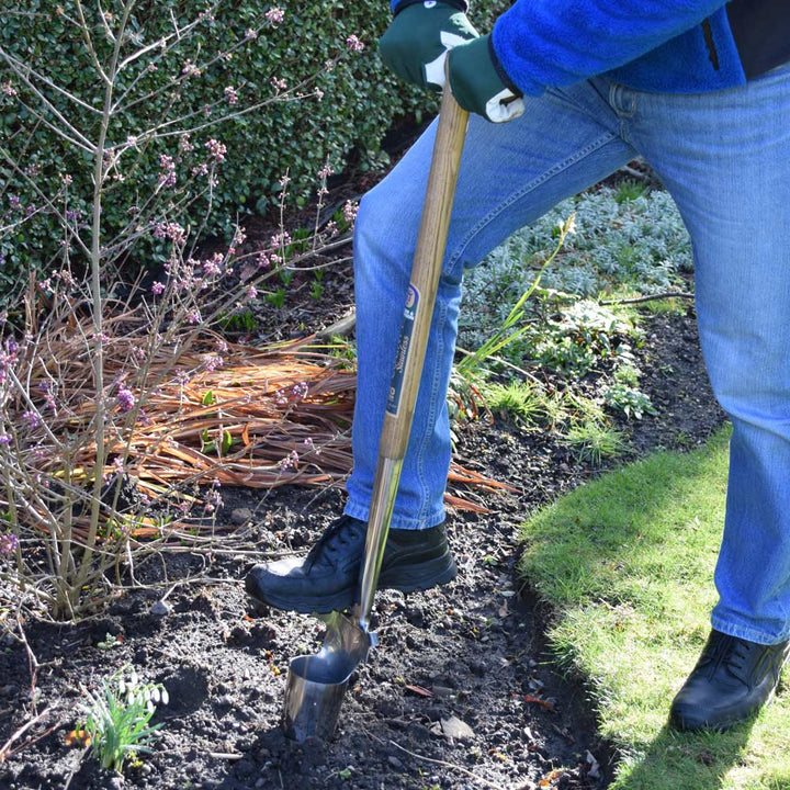 Spear & Jackson Mid-Length-Handle Bulb Planter