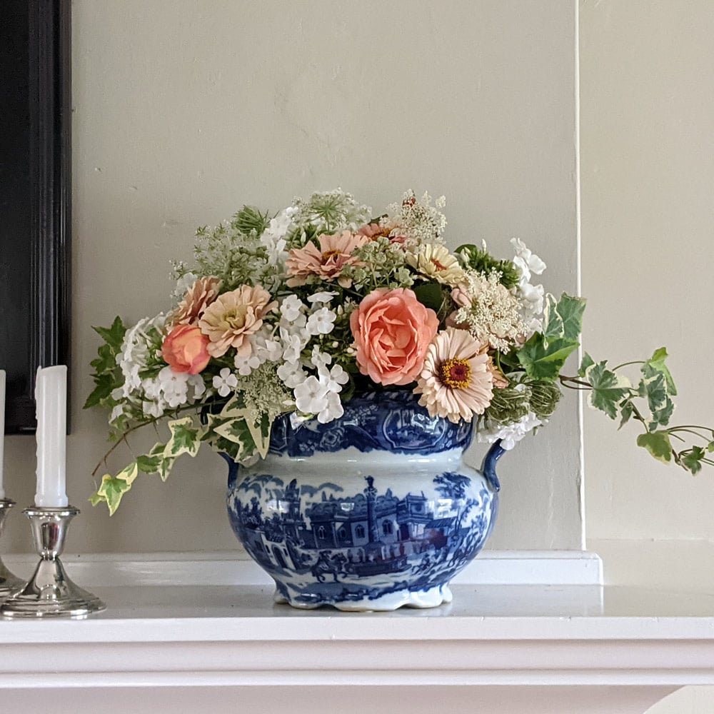 Delft Double-Handle Pot