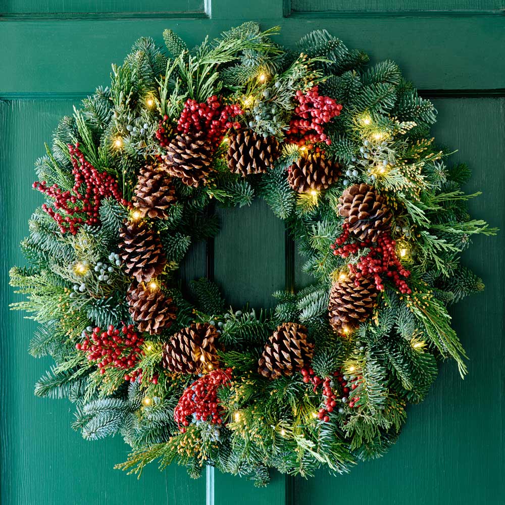 Pre-Lit Canella Berry & Cone Wreath