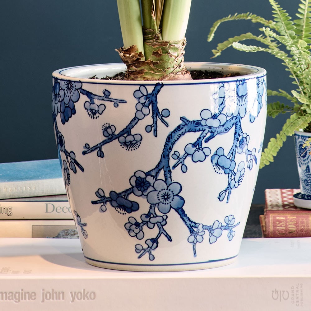 Dynasty Chinoiserie Cachepot, Blue