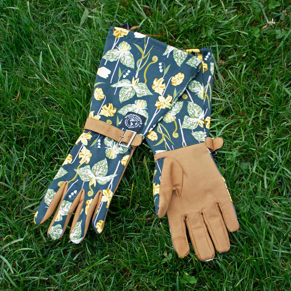 Woodland Garden Gauntlet Gloves, Medium