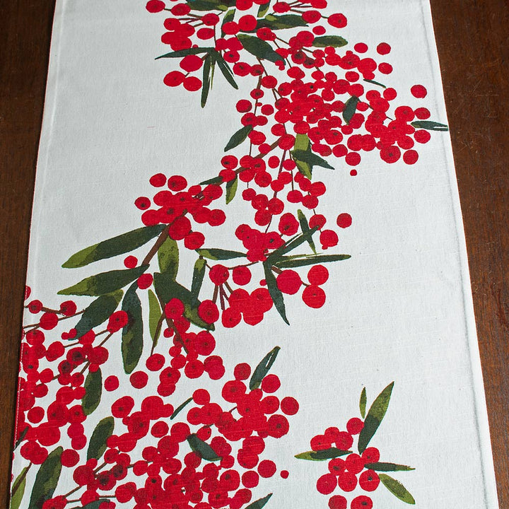 Holiday Berries Table Runner