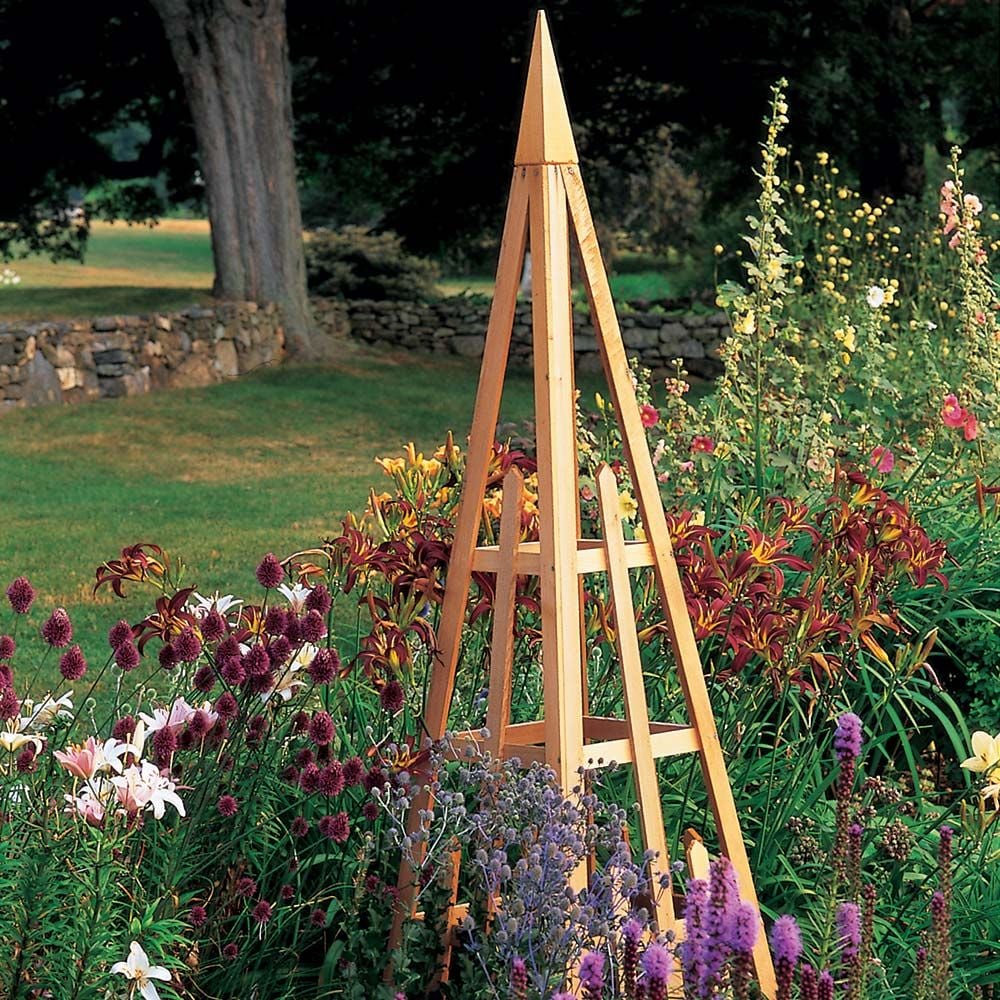 Cedar Tuteur White Flower Farm