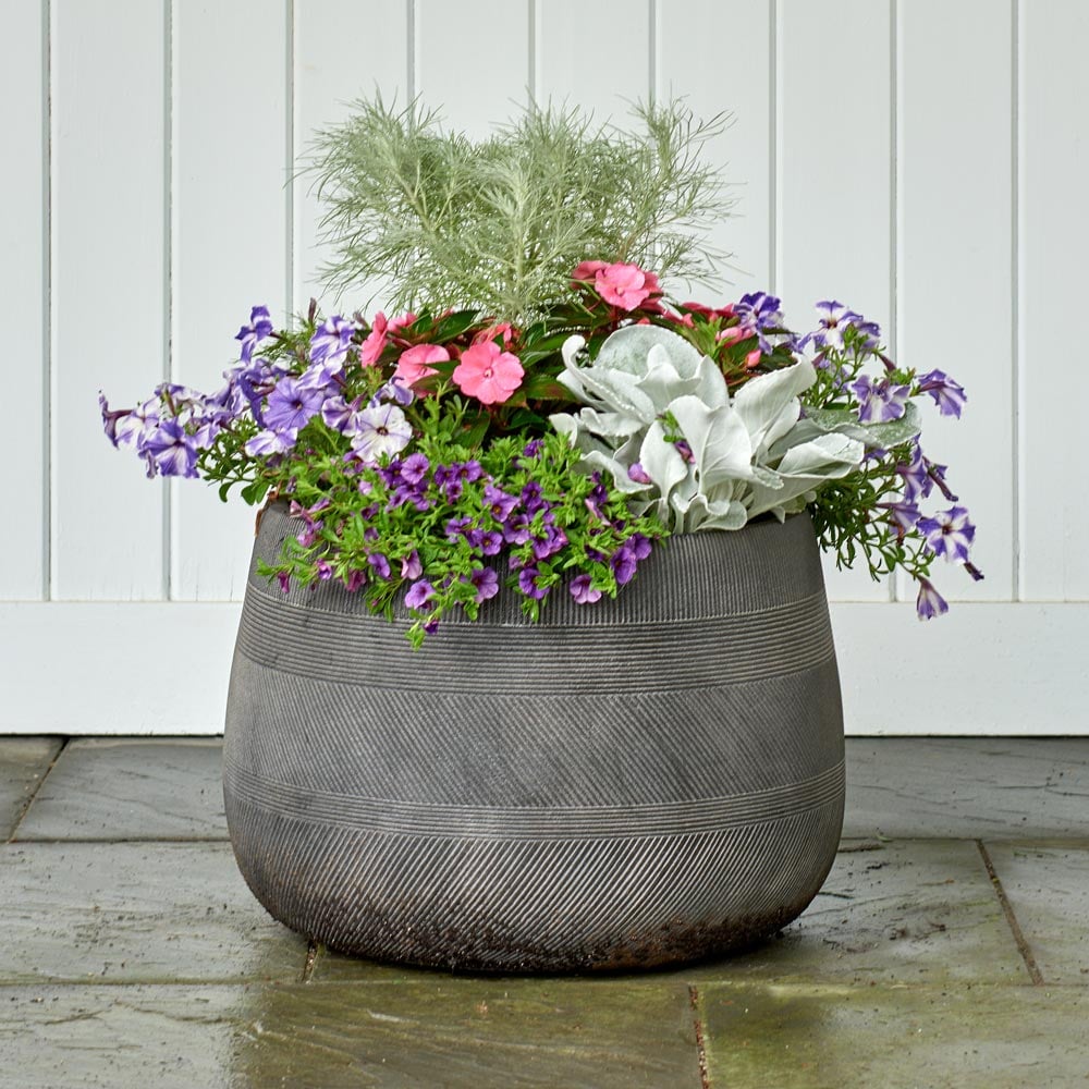 Barcelona Round Planters, black