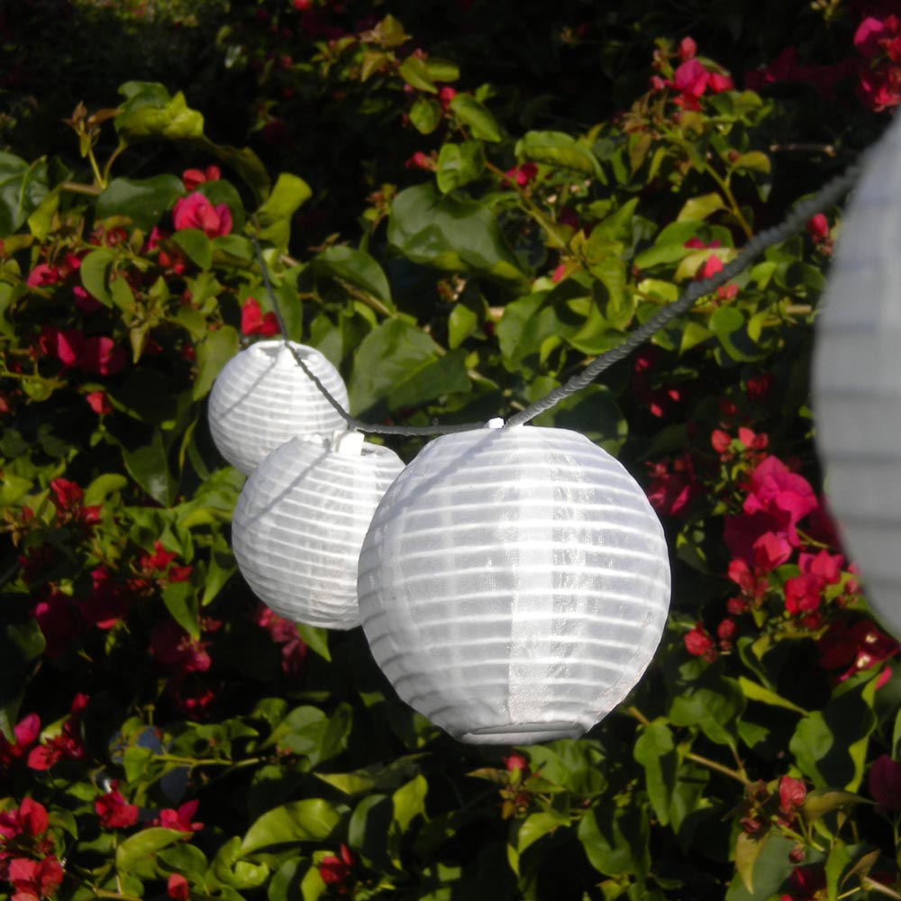 Glowing Globes Solar String Lights