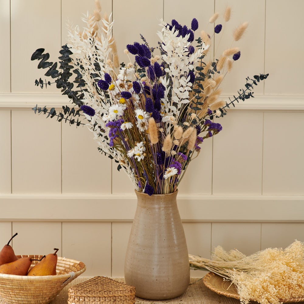 Dried Hydrangea Flowers 4 Stems W/ Green Blossoms Natural